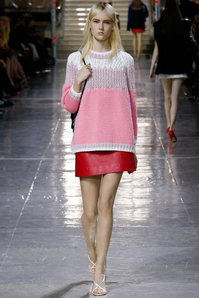Look 17